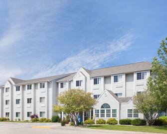 Microtel Inn & Suites by Wyndham Clear Lake - Clear Lake - Building
