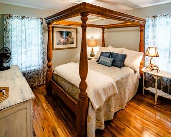 Hernand0 Hideaway Entire Lakehouse - Hernando - Bedroom