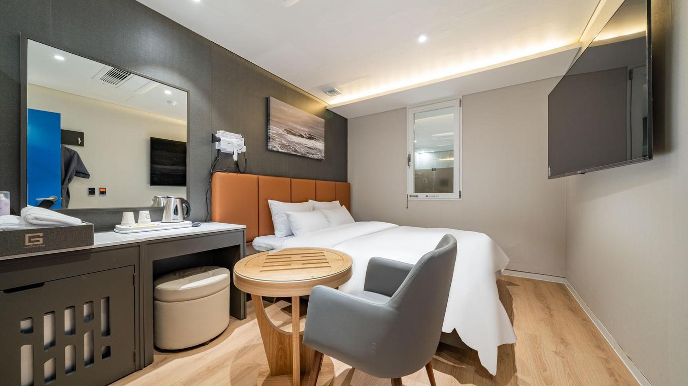 Hotel Galaxy Tour