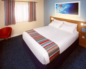 Travelodge Stratford Alcester - Alcester - Bedroom