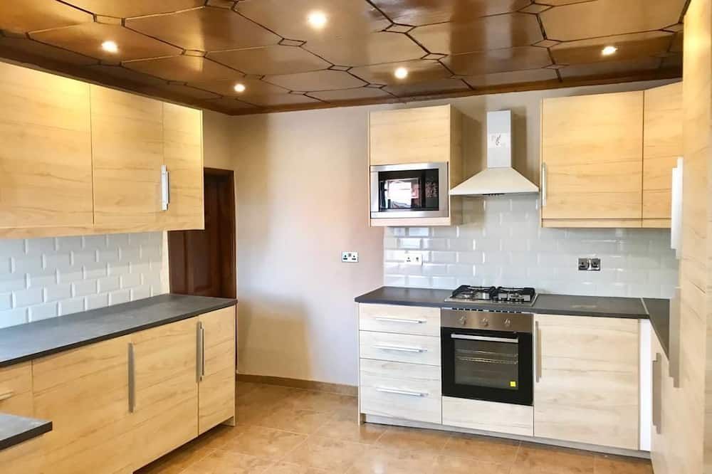 Ishmajoso Lodge - פריטאון - מטבח