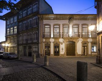 Casa do Juncal - Guimarães - Edifício
