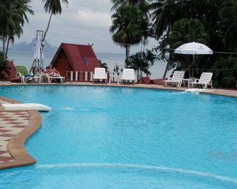 Phumiphat resort Koh Mook - Ko Muk - Pool