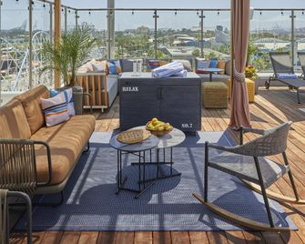 Hyatt Centric The Pike Long Beach - Long Beach - Bar