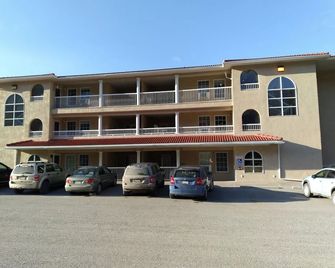 Fairmont Mountain View Villas - Fairmont Hot Springs - Building