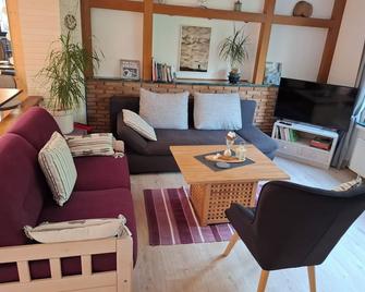 Ferienwohnung in Roetgen am RAVel-Radweg Hike & Bike & Business - Roetgen - Wohnzimmer