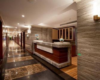 Kaiyue International Hotel - Jingzhou - Rezeption