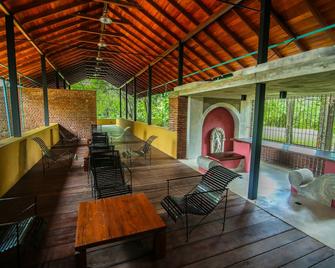 Mankada Resort - Anuradhapura - Patio