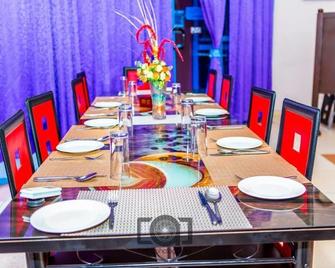 Cofkans Hotel - Obuasi - Comedor