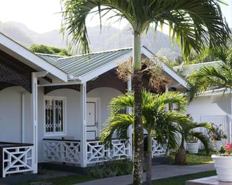 Hotel La Roussette - Anse aux Pins - Budova