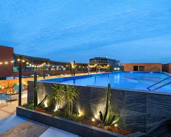 Aloft Guadalajara Sur - Tlajomulco de Zúñiga - Pool