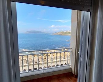 Hotel Rompeolas - Baiona - Balcón