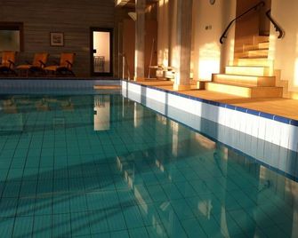 제호텔 구트 뒤른호프 - 리에네크 - 수영장