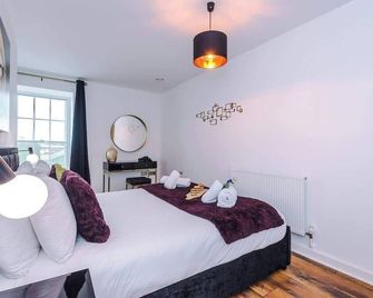 NEW! Stunning City Centre 2-Bed Apartment in Chester by 53 Degrees Property - Ideal for Couples & Groups - Sleeps 4! - Chester - Bedroom