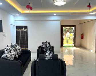 The Serenity Resort Panchagani - Panchgani - Lobby