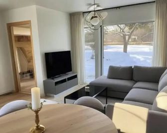 NEW Duplex Apartment Near the city with Free Private Parking - Lorenskog - Living room