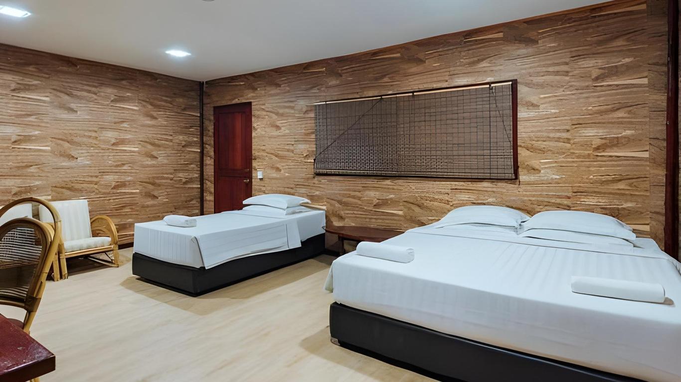 Dragon Inn Floating Resort