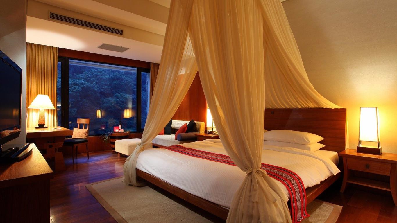 فولاندو أوراي سبرينج سبا آند ريزورت