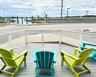 Waterfront River Knights of Belhaven - Belhaven - Balcony
