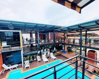Retro Box Hotel - Chumphon - Balkon