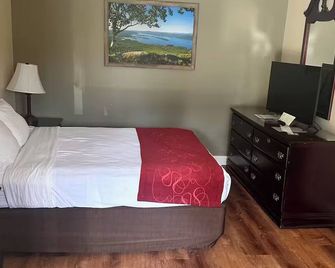 Mohican Resort Motel - Townhome, 2 Bedrooms - Lake George