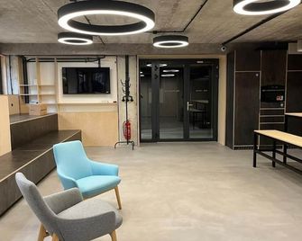 Izy Stay Hostel Bratislava - Bratislava