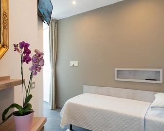 Hotel Colorado Cesenatico - Cesenatico - Soveværelse
