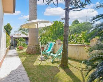 Lovely apartment in Capezzano Pianore - Camaiore - Patio