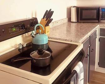 4br, 2ba | Sleeps 8 | 5 Min To S&t & Downtown - Rolla - Kuchyň