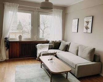 Spacious, central, close to the trade fair! BE1R - Essen - Living room