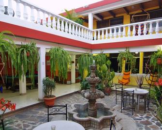 Hotel Casa Rustica By Ahs - Antigua - Patio
