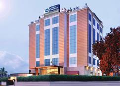 Best Western Maryland - Zerakpur - Building