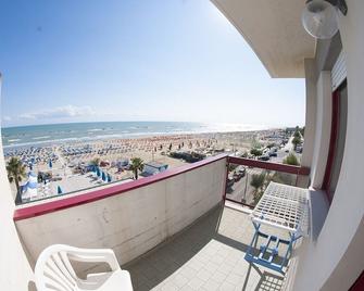 Hotel Palmarosa - Roseto degli Abruzzi - Balcony