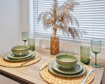 Host & Stay - Trafalgar Road - Birmingham - Dining room