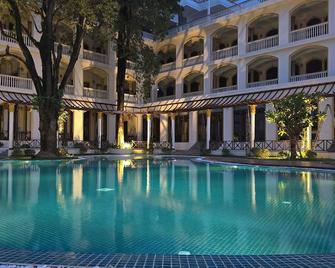 Champa Palace Hotel - Pakse - Pool