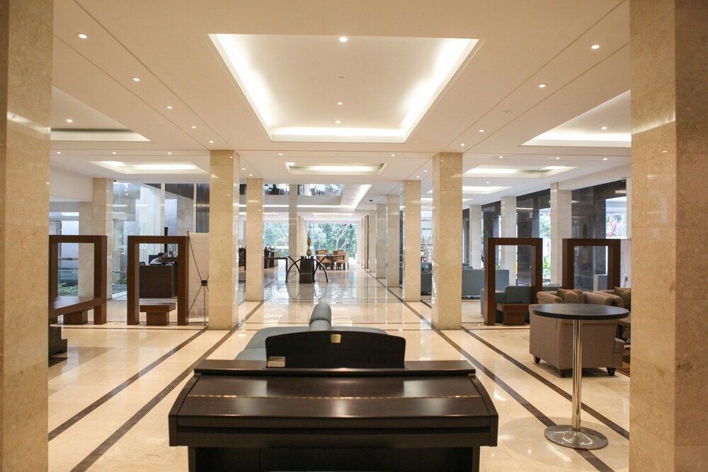 رد دورز بريميوم آت سيومبوليوبت أتاس