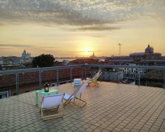Haven Hostel Giudecca - Veneza - Varanda