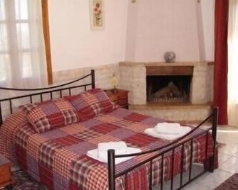 Astromeria - Makrirrachi - Bedroom