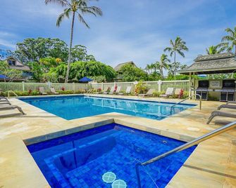 Cozy Studio With A Furnished Lanai, Shared Pool, Hot Tub, & Bbqs - Princeville - Alberca