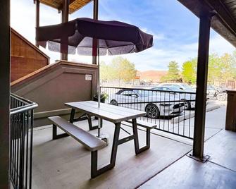 بيج هورن لودج - موآب - شرفة مرصوفة