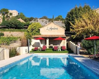 Vilajoun - Joucas - Pool