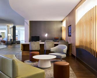 Washington Dulles Airport Marriott - Sterling - Lobby