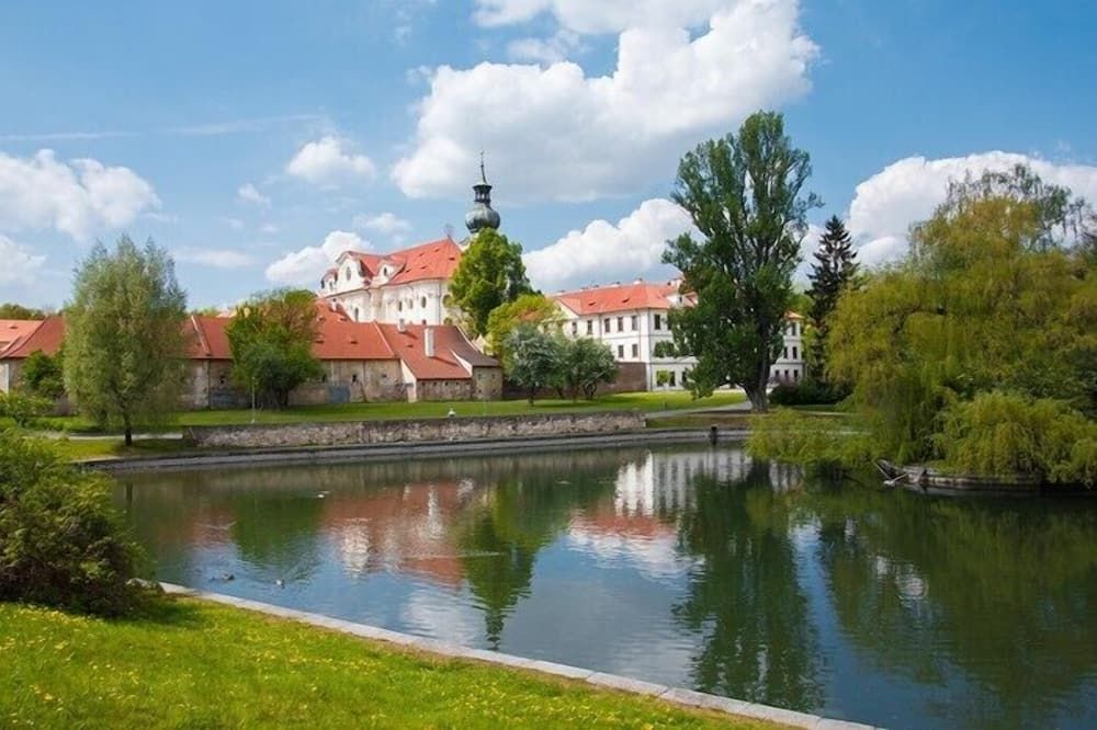 Hotel Adalbert - Prague - Outdoor view