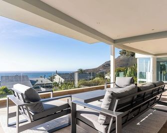 Camps Bay View:Chic & Cozy Place - Camps Bay - מרפסת