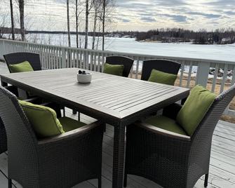 Enchanting whole home on Nancy lake with WiFi in Willow Alaska! - Willow - Balcón