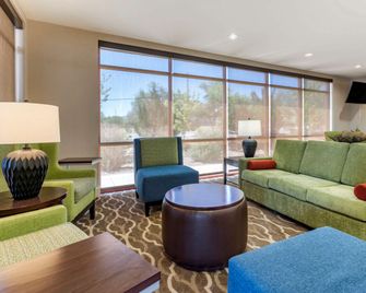 Comfort Suites Fernley - Fernley - Lobby