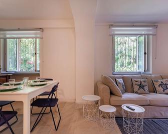 Comfy and Quiet in Camogli by Wonderful Italy - Camogli - Living room