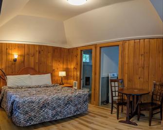 Hinckleys Dreamwood Cottages - Bar Harbor - Bedroom