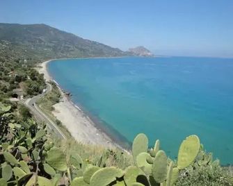 Case Saponara - Cefalù - Bãi biển