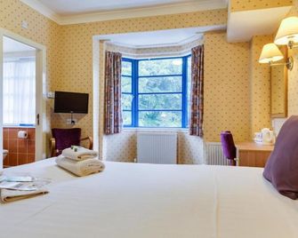 Cumberland Hotel - Scarborough - Bedroom